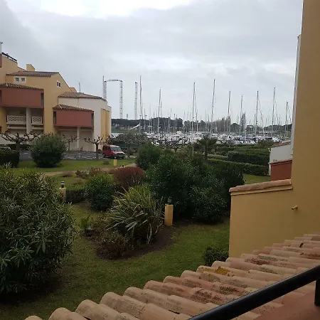 Studio/appartement Idealement Place Au Coeur De La Station * Agde